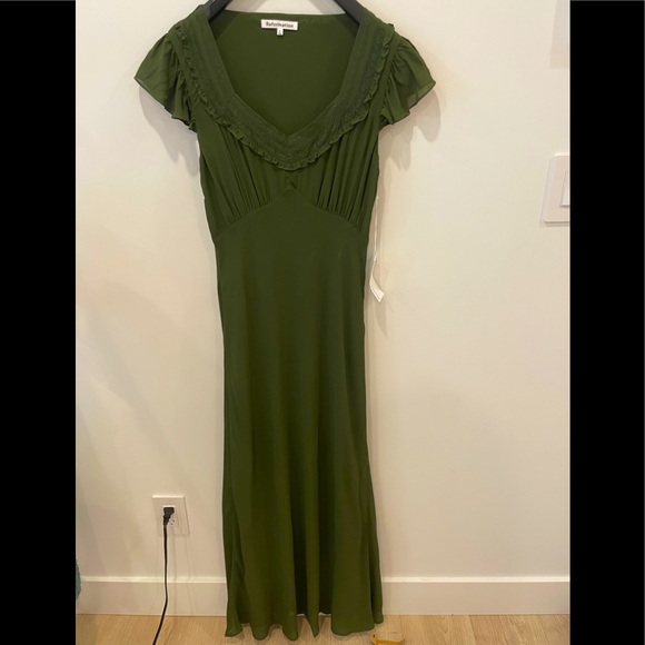 2022 spring Reformation Dress - Picture 2 of 9